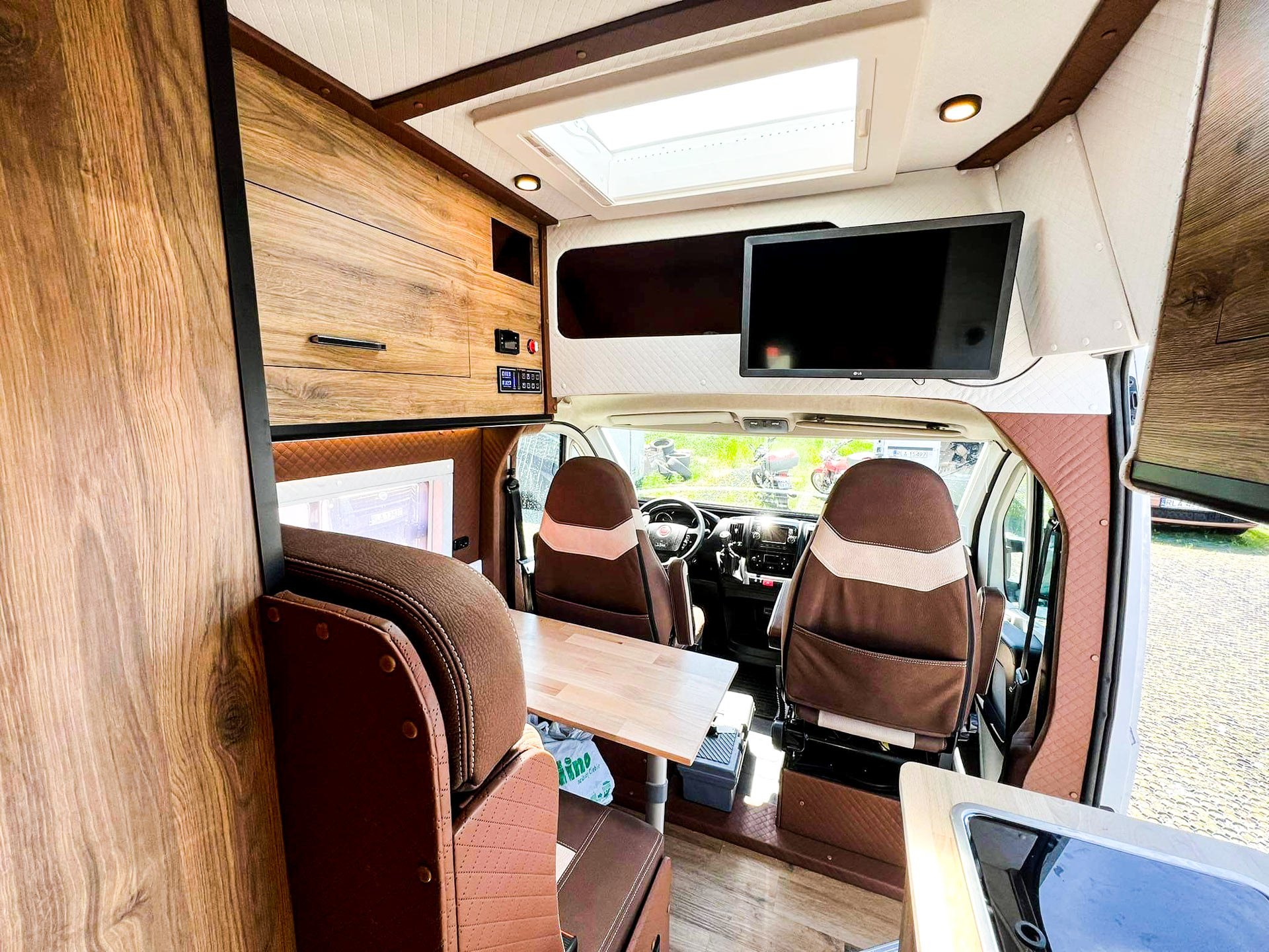Fiat Ducato L3H3 2015 – podwójne łóżko