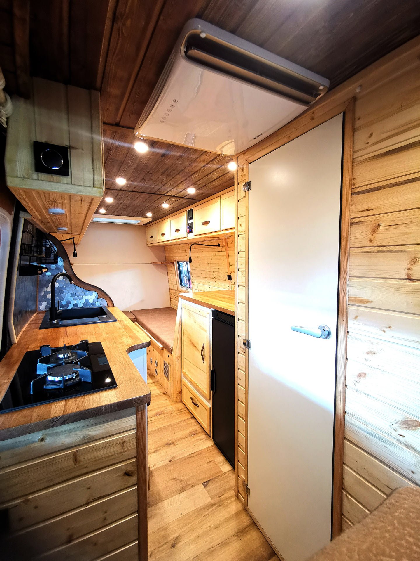 Volkswagen Crafter 2016 – drewno