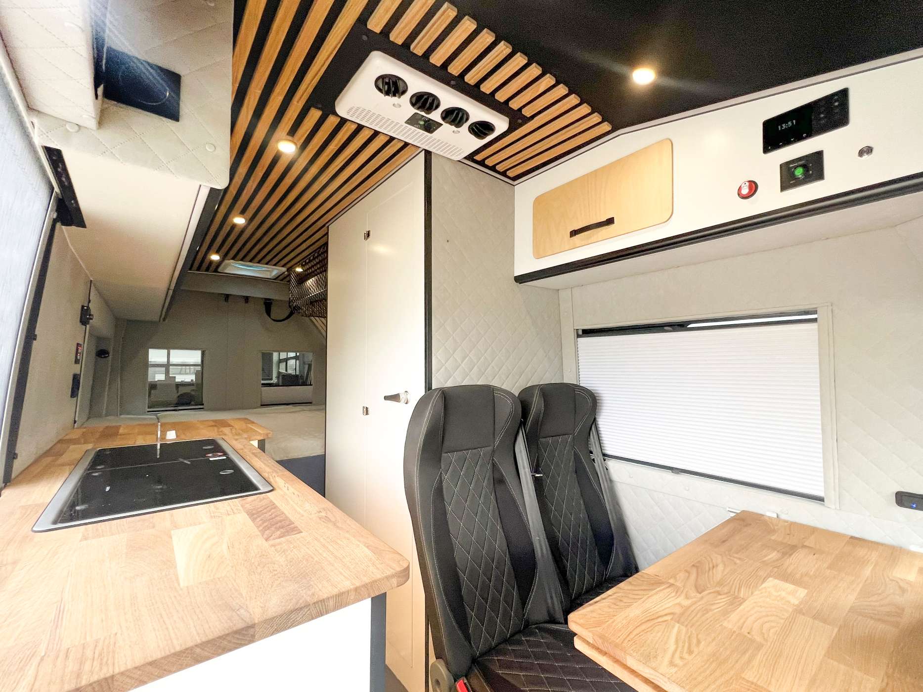 FORD TRANSIT L4H2 2024
